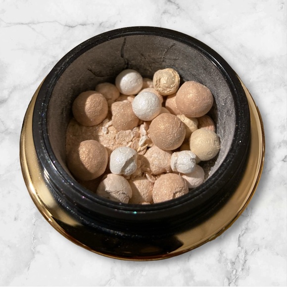 Guerlain Météorites “Gold Pearl” Light-Revealing Pearls of Powder – Limited Edit - Picture 6 of 6